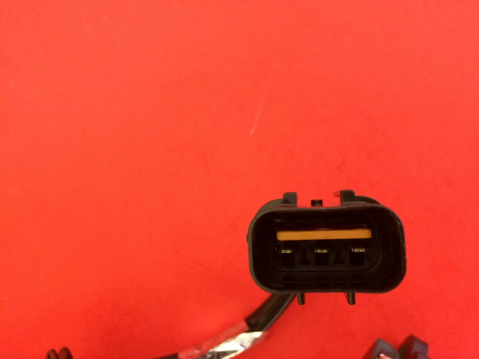 Sensor de posición del cigüeñal del motor Mitsubishi apto 96-98 Hyundai Sonata 2.0L PC529 Foto 4 de 4