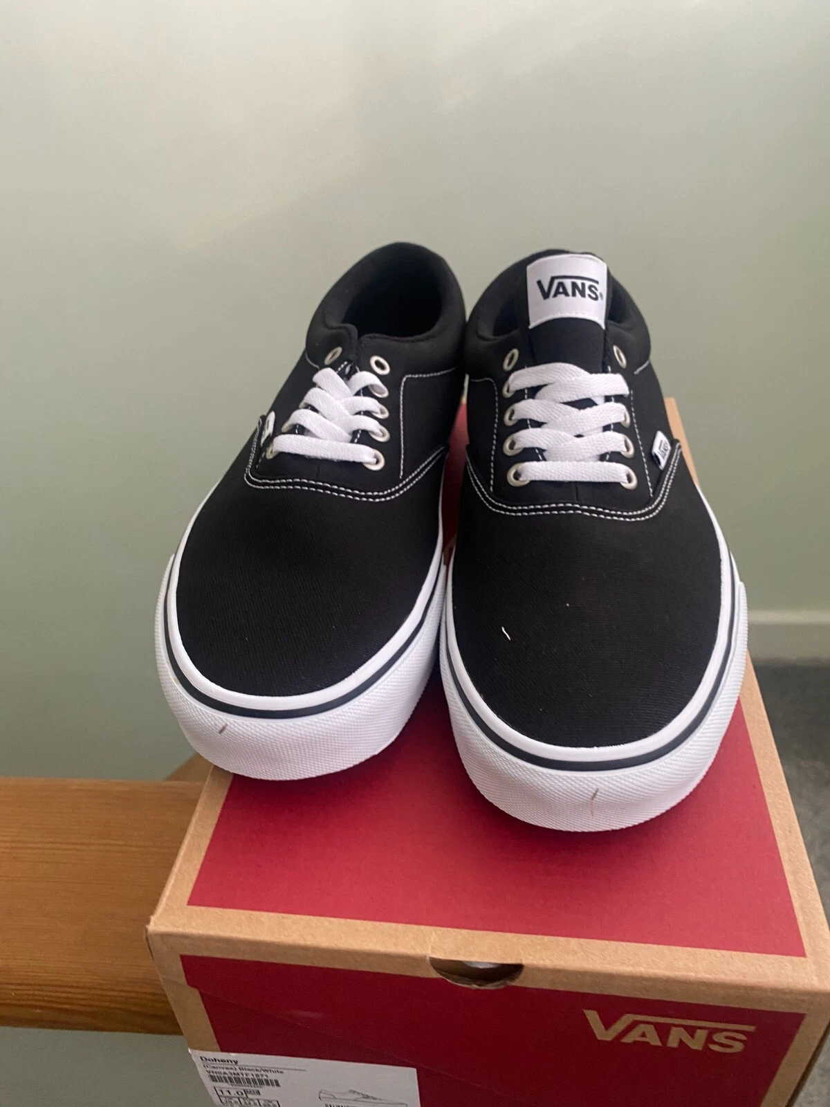 Sneaker Doheny da uomo Vans tela nera bianco 187 9 5 UK