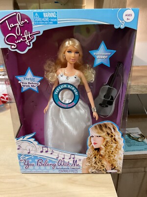 2 Taylor Swift Singing Dolls ''Picture To Burn'' ''You Belong With Me'' Unopened