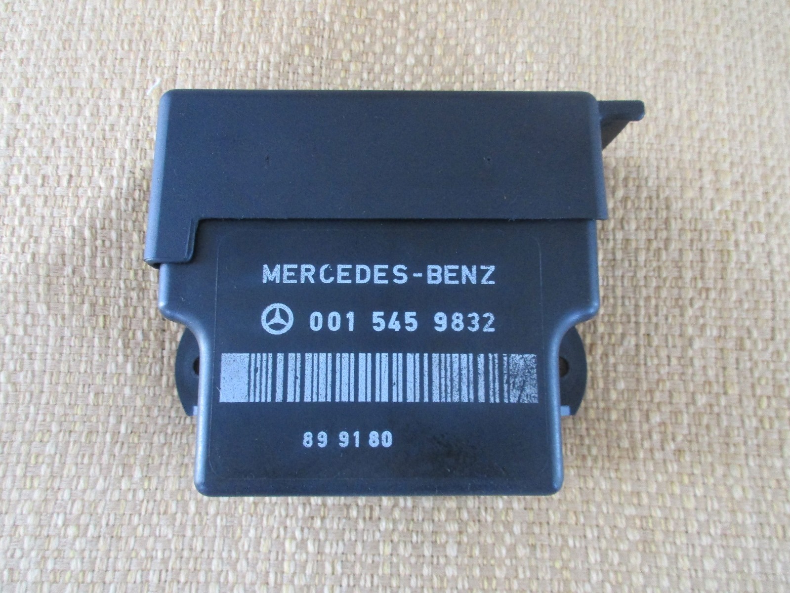 1977 TO 1985 MERCEDES BENZ 300D 300SD 300CD GLOW PLUG RELAY 001 545