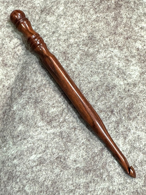 Hand carved beautiful ROSE WOOD  YARN  CROCHET HOOK  size I