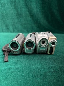 Viele Videokameras verschiedener Marken als Ersatzteile
