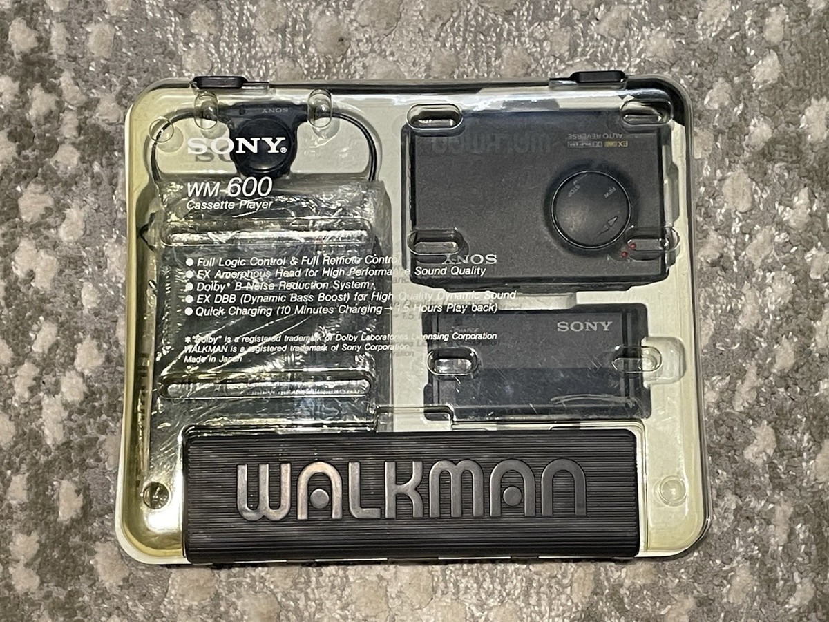 SONY WM-600 walkman cassette player Made in Japan DBB Reverse