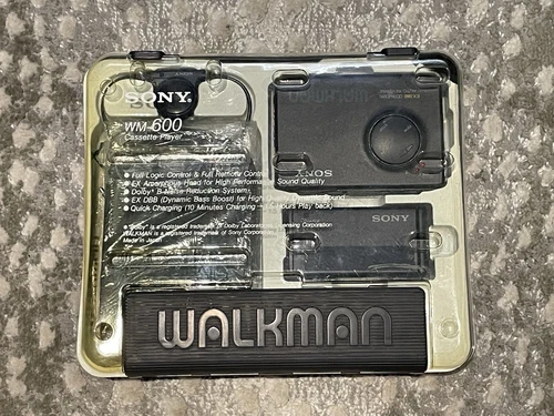 SONY WM-600 walkman cassette player Made in Japan DBB Reverse Dolby