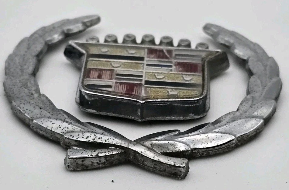 Insignia Cadillac Deville 1994-2002 emblema lateral OEM Foto 2 de 4
