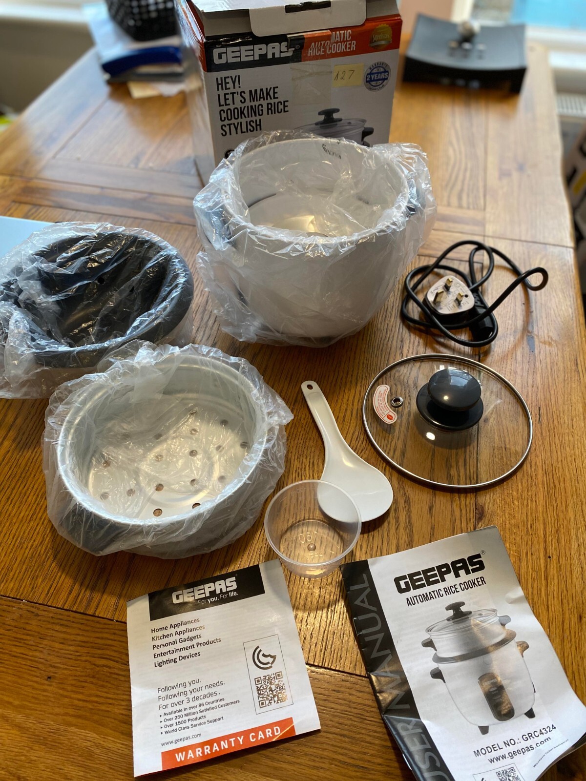 Geepas 0.6L Rice Cooker with Steamer 350W NonStick Inner Pot