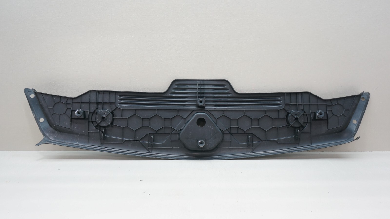 2015-2020 BENTLEY BENTAYGA TOP PANEL TRIM BONNET LOCK PLATE OEM 36A807397B