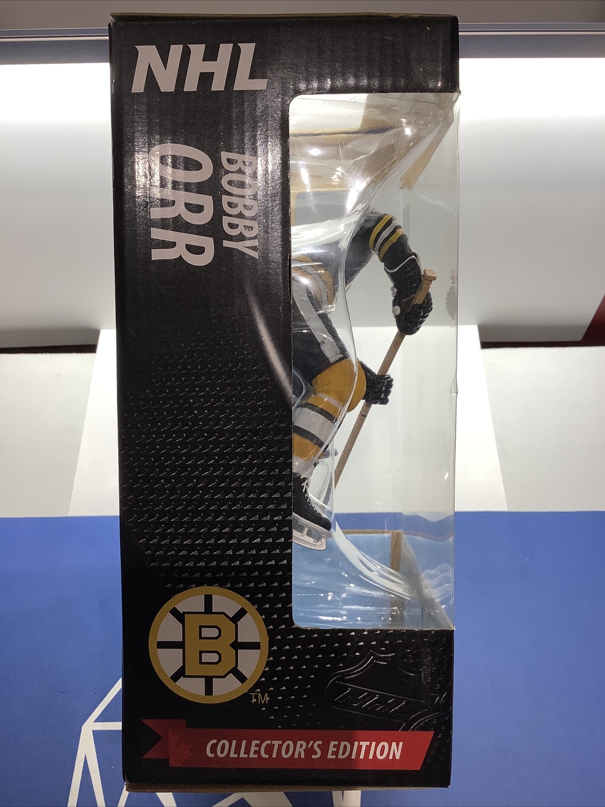 MCFARLANE TOYSCANADIAN TIRE SERIES BOB ORR WITH STANLEY CUP COLLECTORS