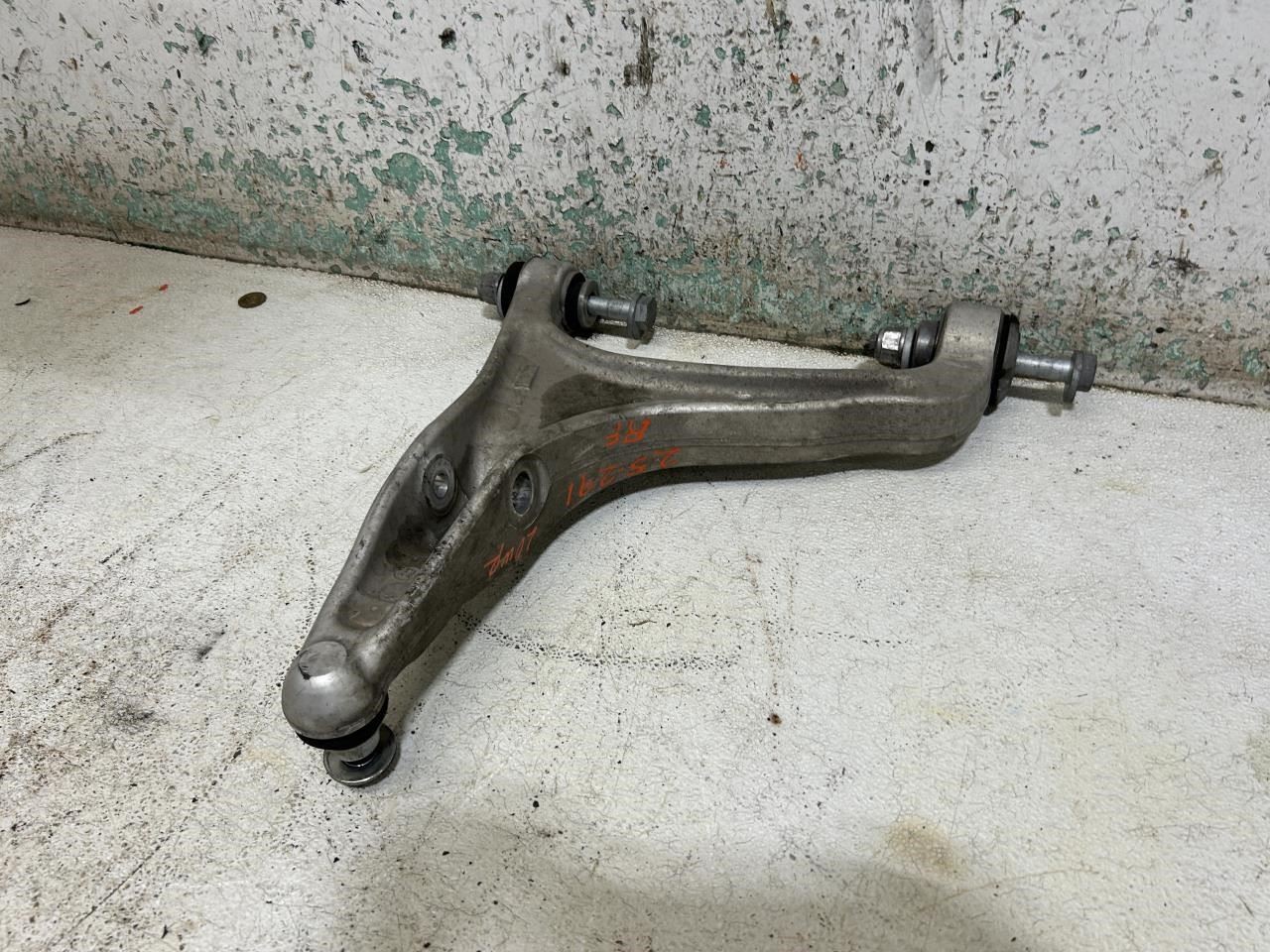 2022 MASERATI LEVANTE Passenger Right Side Front Lower Control Arm OEM