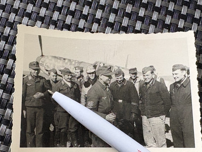 Orig.Foto JG 52 Willi Nemitz 1943 in Russland RK Verleihung ME109 Tarnlakierung