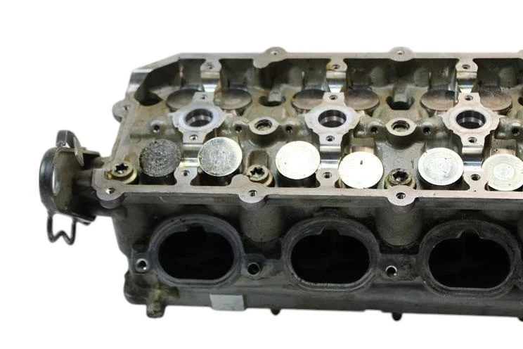 08-12 Mercedes Benz W221 S63 Motor Culata Lado derecho del pasajero OEM Foto 4 de 4