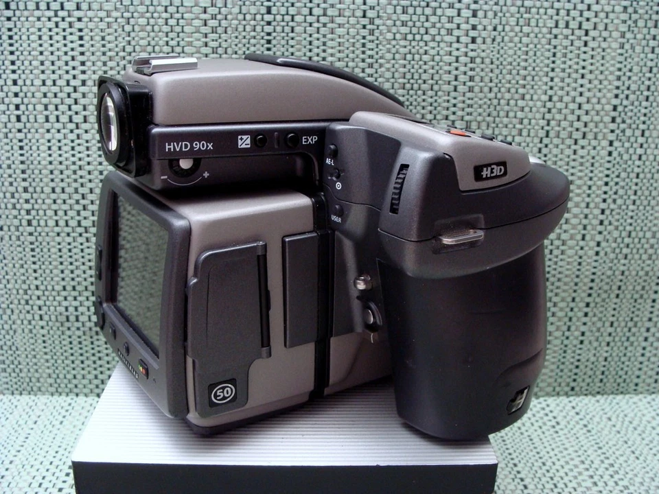 Hasselblad - Hasselblad H3D-50 Body Kit "Kamera nur 856 Auslösungen" - TOP! - Bild 2 von 4