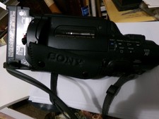 VINTAGE SONY HANDY CAM VIDEO 8 10X WAS WORKING BUT HAS BEEN STORED UNTEDTED