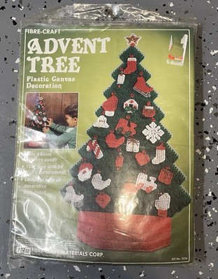 Fibre-Craft Advent Tree plastic Canvas Kit Christmas Calendar Countdown