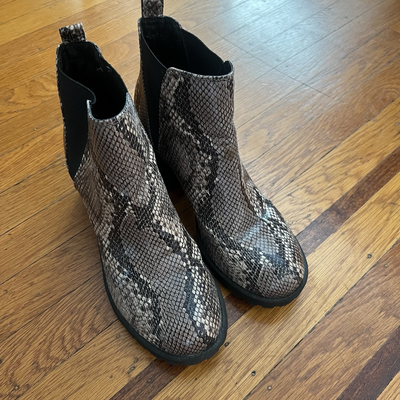 Dirty Laundry snakeskin boots python booties 7.5 … - image 2