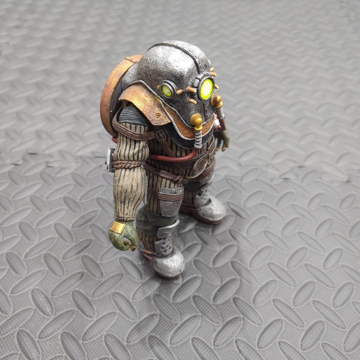 Bioshock 2 Series 2 - Ultra Deluxe NECA Big Daddy Rosie Action
