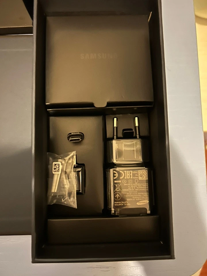 Samsung Galaxy Note8 GOLD NUOVO - 64GB - (Sbloccato) - Immagine 4 di 4
