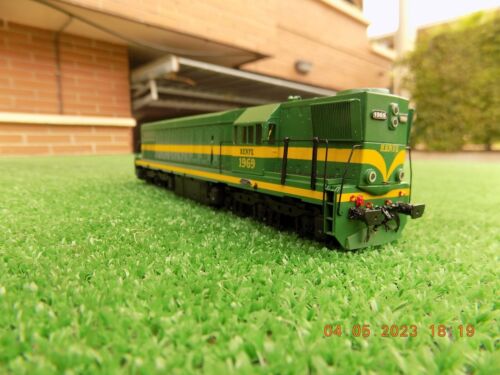 LOCOMOTORA 1900 AMERICANA RENFE H0 DC ANALOGICA CON LUZ. MODELO AMF LATON - Imagen 5 de 10