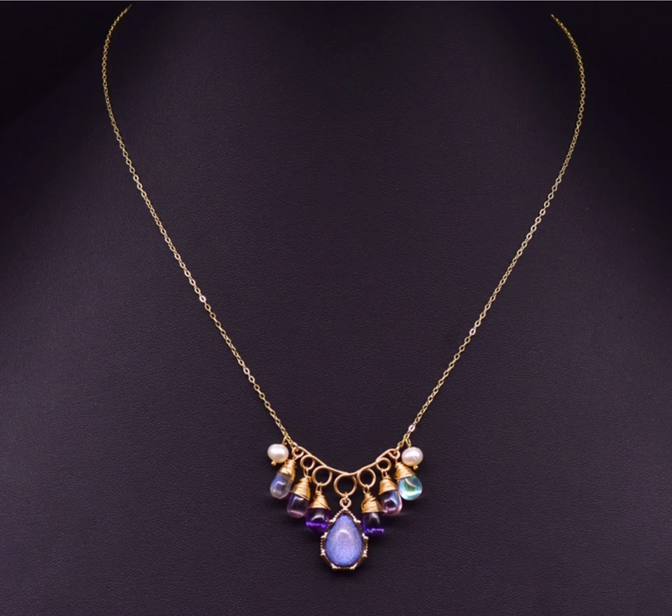 Collar colgante de perlas barrocas naturales de agua dulce BOHO con cadena chapada en oro de 18K Foto 4 de 4