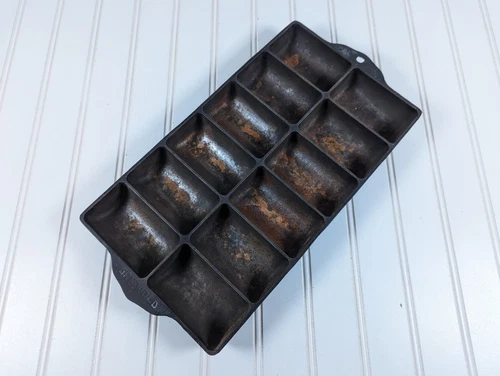 Griswold Cast Iron Gem Muffin Pan # 15 Heavy 12 Cup 6138 French Roll Pan Vintage