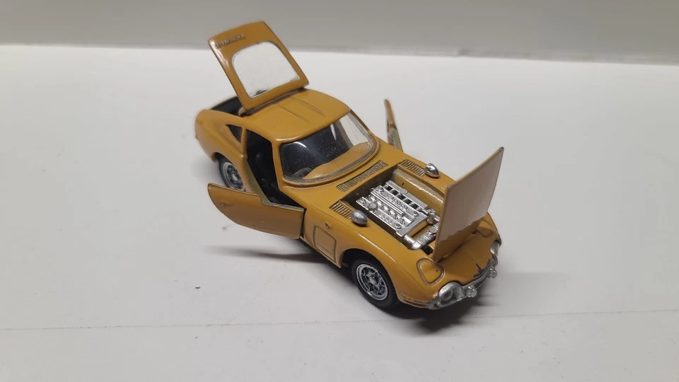 Toyota 2000 GT , Mebetoys référence A-29, teinte ocre pastel, sans boîte. - Photo 2/4