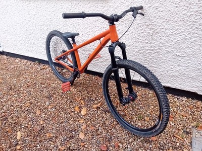 Commencal Absolut Dirt Jumper Orange Medium 2021 Street Aluminium Mountain Bike