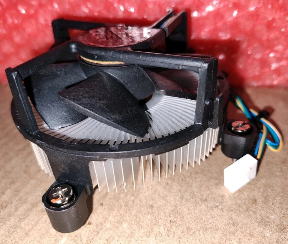 Intel Core i5-4570S - 2.90 GHz Quad-Core (SR14J) Processor +  Fan/Heat Sink - Image 4 of 4