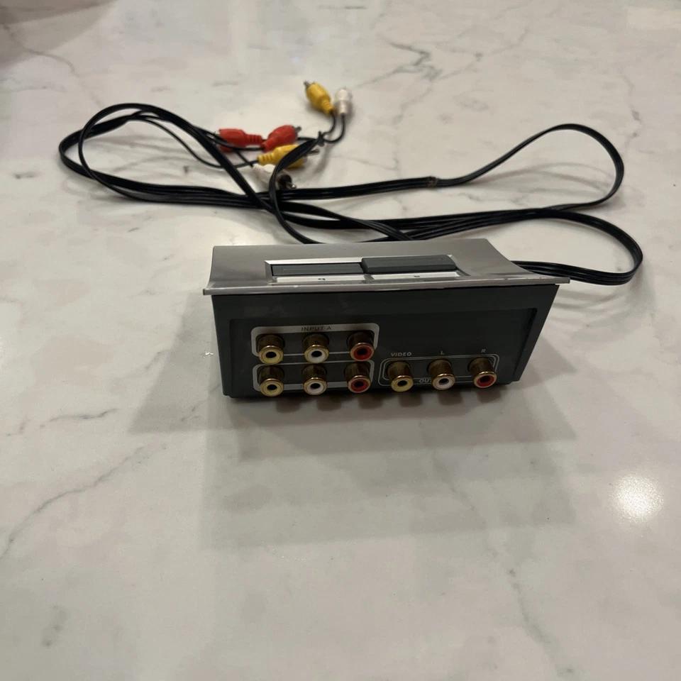 Radio Shack 15-1982 2-Way Audio/Video Selector Tested - Image 2 of 3