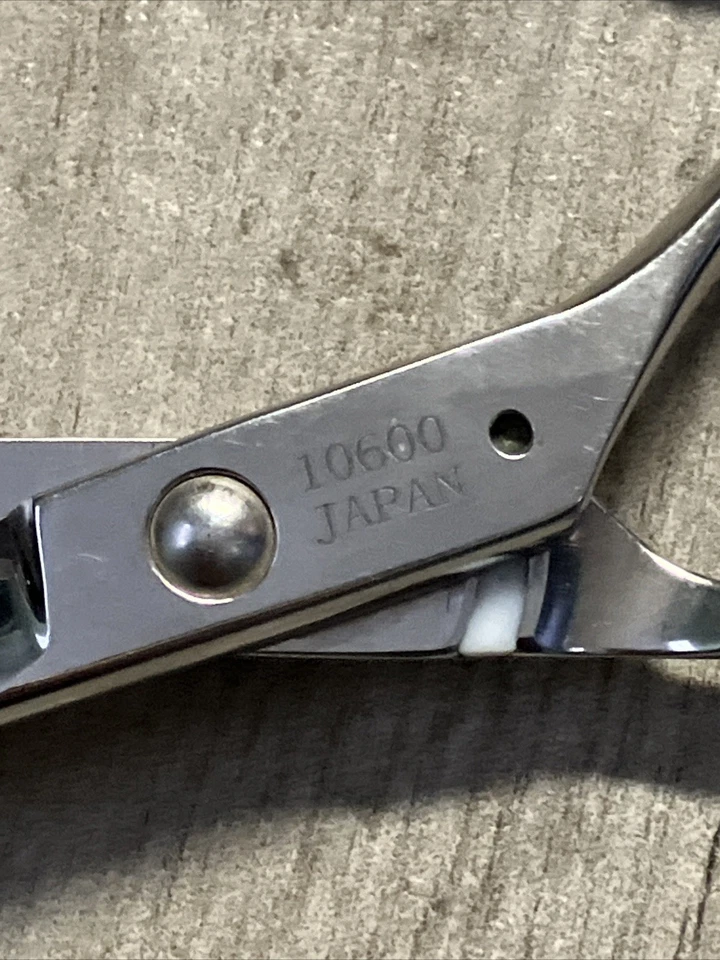 Tijeras de corte de pelo profesionales Sam Villa Artist Series 10600 Japón Foto 4 de 4