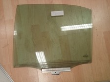 43R-001025 Mercedes-Benz W210 E320 Elegance Limousine T&uuml;rscheibe hinten links