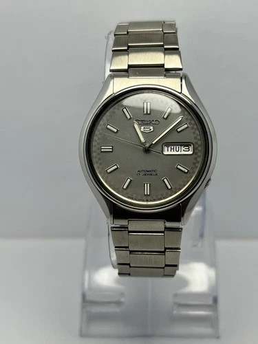 Vintage Seiko 5 Automatic Day-Date Japanese Men wrist Watch