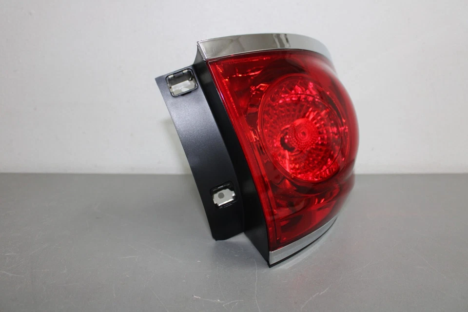 Luz trasera izquierda Buick Enclave 2008 2012 Foto 3 de 4