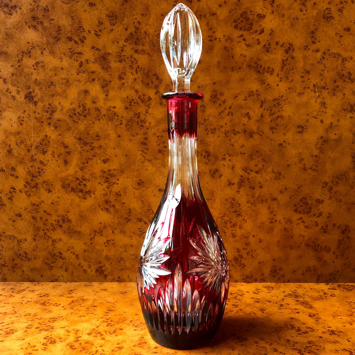 Karaffe Bleikristall alt antik farbiges Dekor Rot 35 cm Lausitzer Glas DDR Römer