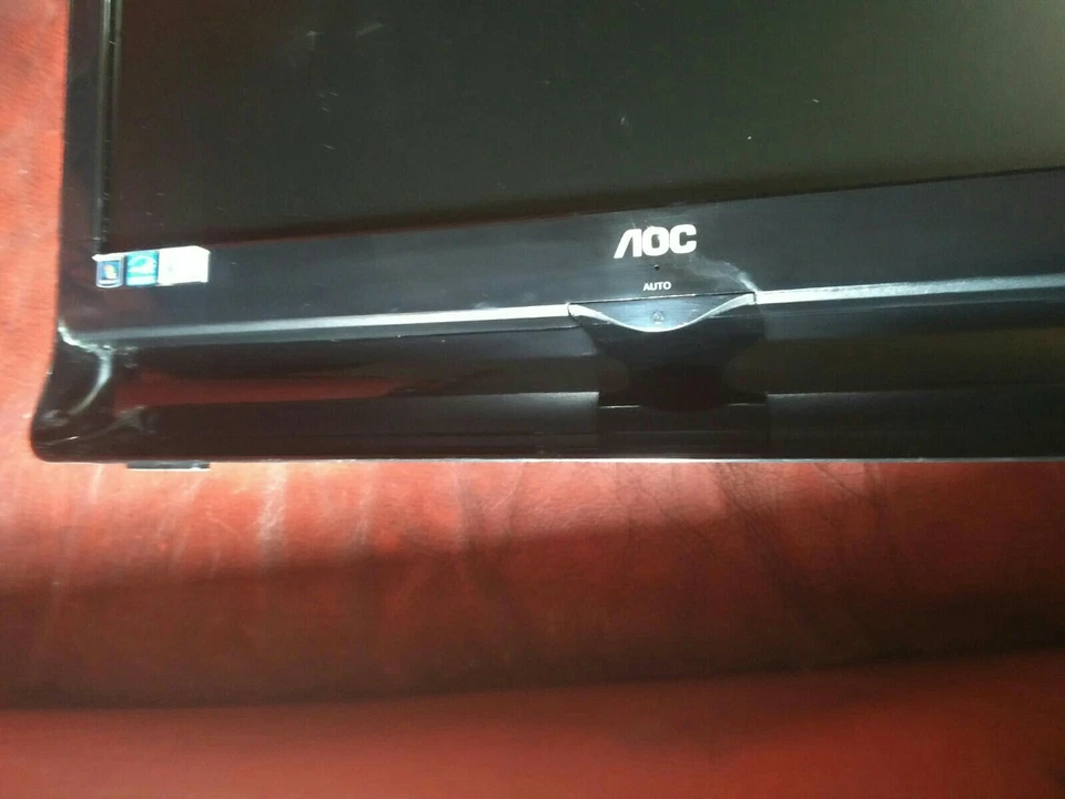 AOC LED Monitor (LED Backlight) E966Sw 185LM00017 Black Screen PC VGA (28) - Image 3 of 4