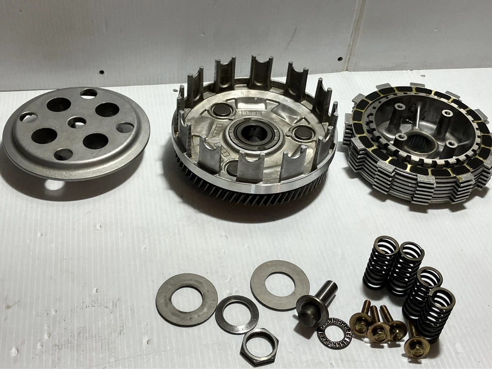 Cesta de embrague Suzuki Boulevard M50 2006 (OEM) Foto 2 de 4