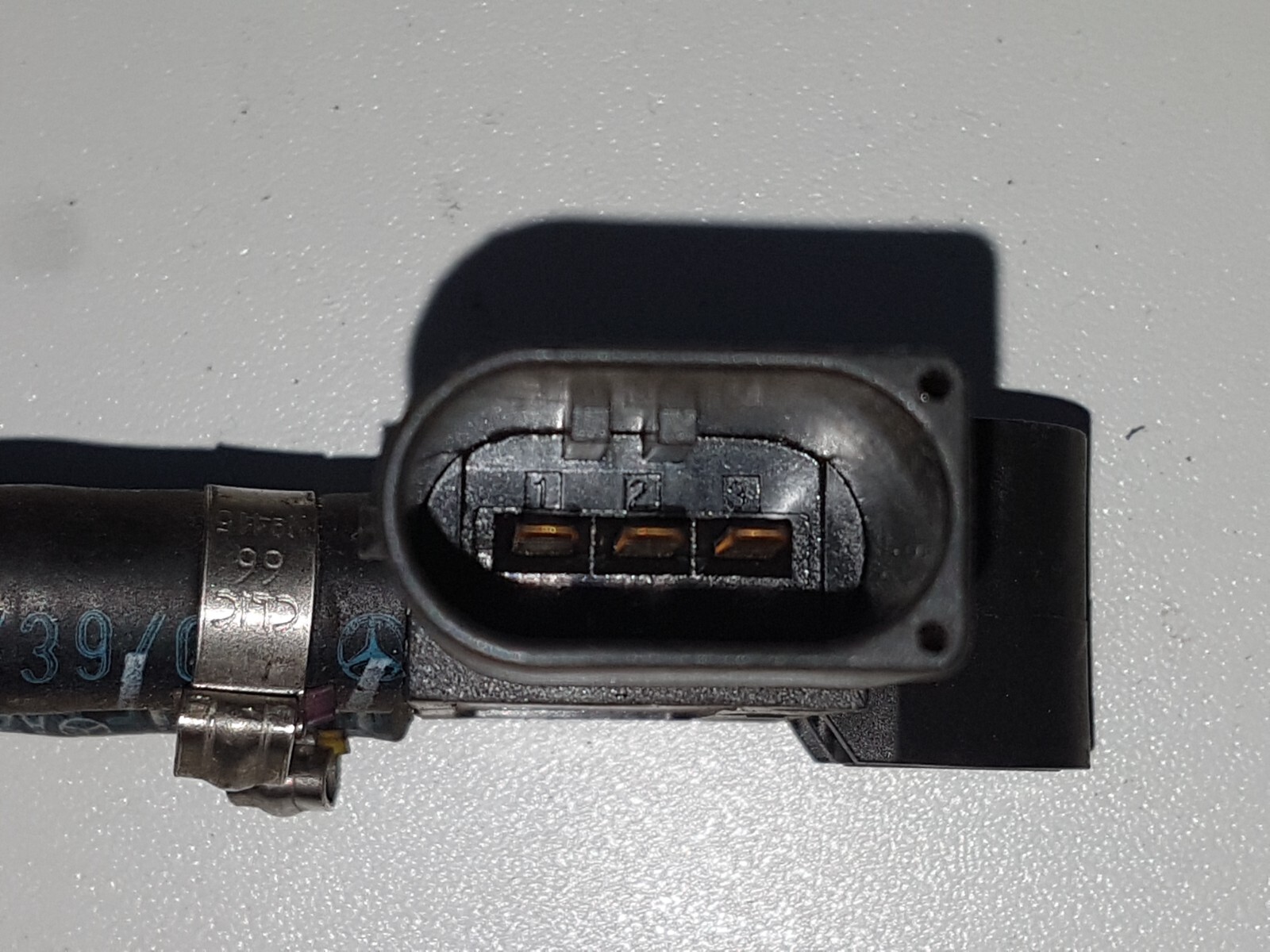 MercedesBenz S W221 (0513) DPF EXHAUST AIR PRESSURE SENSOR OEM