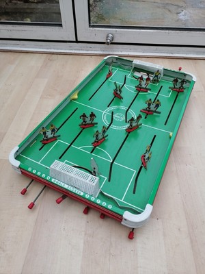 Vintage Munro International Tischplatte Fußballspiel 1960er Jahre Metallspielzeug mit Box