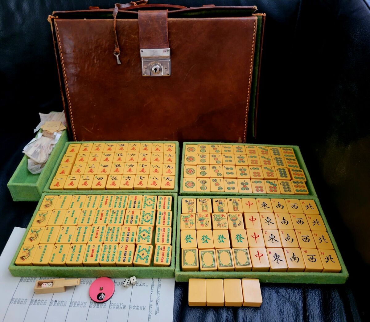 Antique Chinese Mahjong Game Set Carved Bakelite 148 Tiles Leather Case Key  Rare