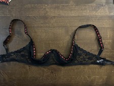 Pre-Owned Frederick  s of Hollywood Vintage Black w/ Red Trim Open Cup Shelf Bra