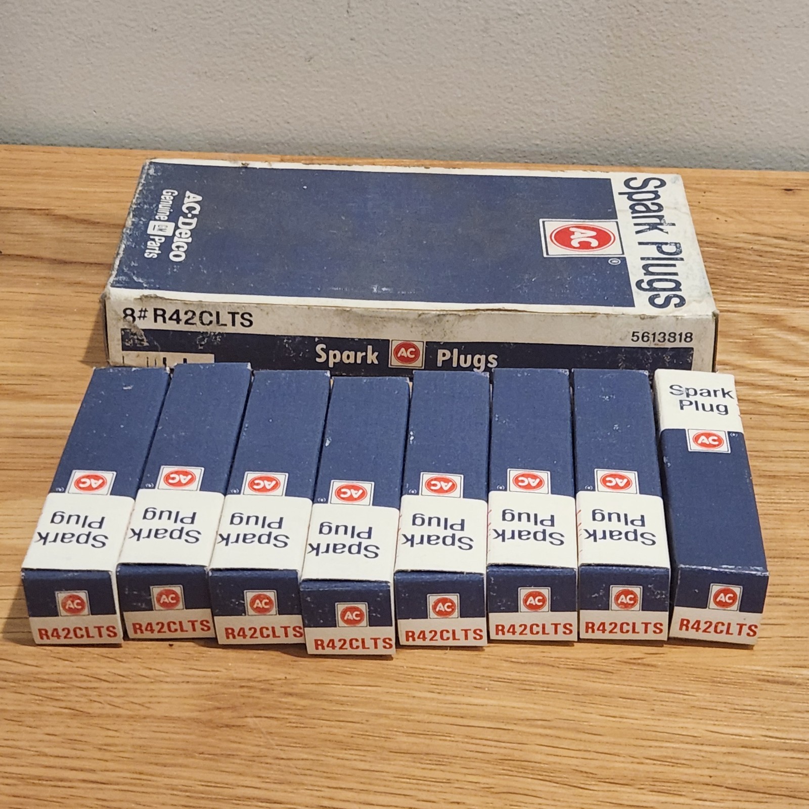Lot of 8 AC Delco R42CLTS Spark Plugs-5613818-Genuine GM Parts-New Old Stock
