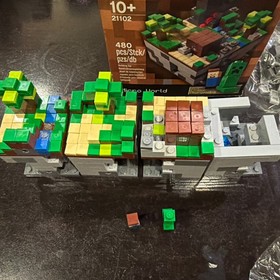 2012 LEGO 21102 Minecraft Micro World w/ Steve & Creeper Incomplete 