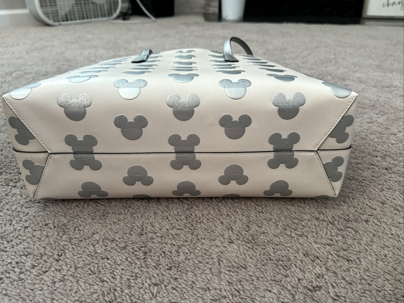 KATE SPADE Disney Parks Exclusive Ivory Silver w/ Wallet Mickey Mouse Icon RARE image 9
