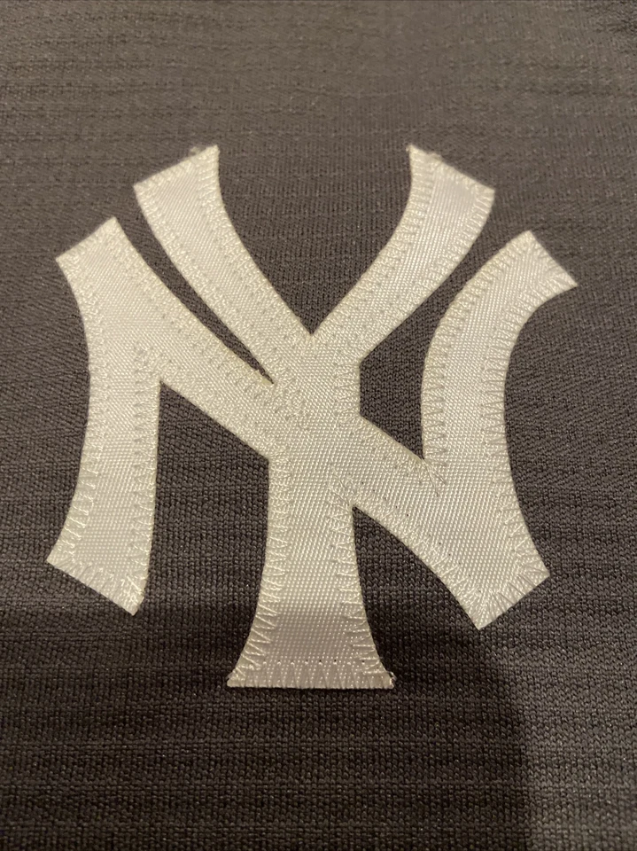 Majestic MLB New York Yankees Authentic Collection Sweater Shirt XL NWT Gray Men - Image 2 of 4