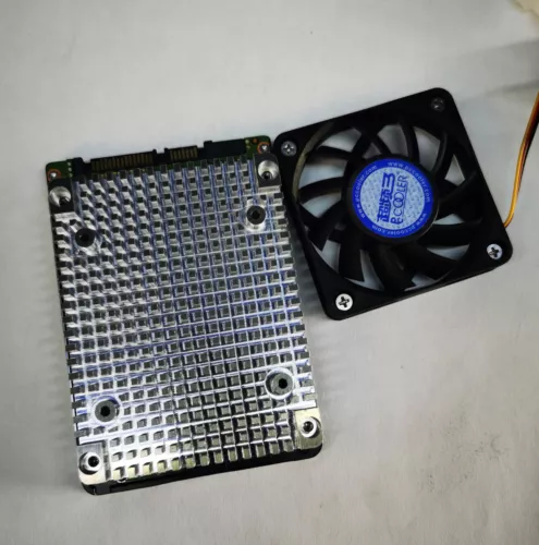 2.5 Inch SATA HDD Hard Disk Solid SSD Aluminum Heatsink Cooler Fin + Cooling Fan