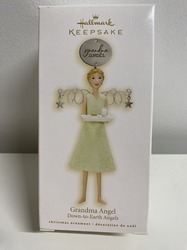 2009 Hallmark Keepsake Ornament “Down To Earth Angels: Grandma Angel”- NEW-READ