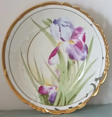 Haviland floral porcelain dish with gilded rim - Image 1 of 2