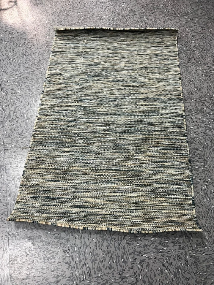 Alfombras rectangulares Dalyn Targon TA1 azul marino 3'6" x 5'6" TA1NA4X6 Foto 4 de 4