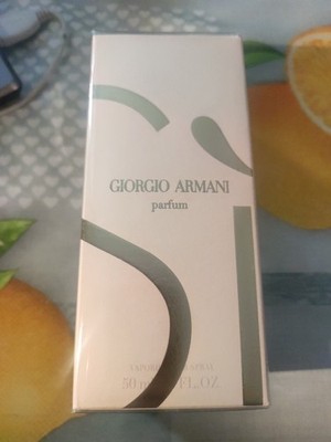 Giorgio Armani ''Si'' Parfum Spray 50 ml