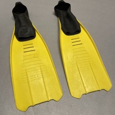 Mares Fins UK 4 - 5 Yellow Scuba Diving Snorkelling Flippers Made in Italy