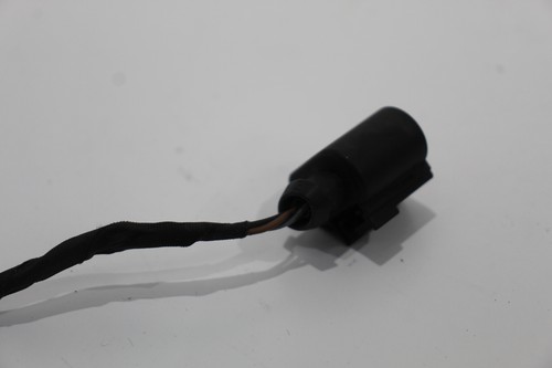 Audi A5 Cabriolet 8F B8 3 Pin Wiring Connector and Short Length of Wire - Picture 4 of 13